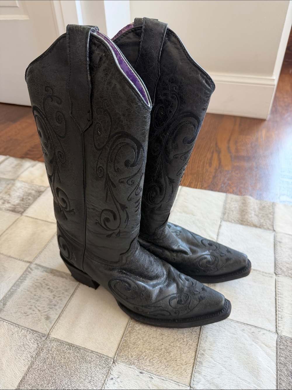 Circle G Women's Black Filigree Embroidered Western Boots